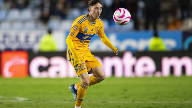 Marcelo Flores brilla con Tigres en clásico regio amistoso